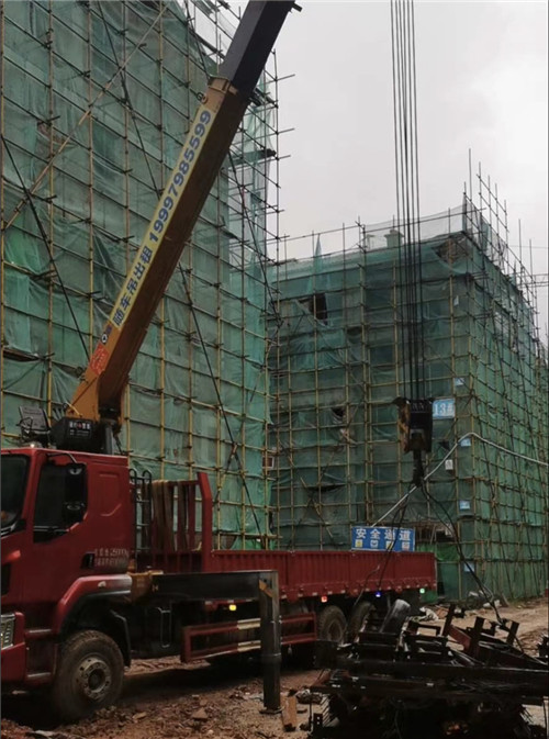 海州区“慢工细活”—— 吊车的 “微动控制” 技术